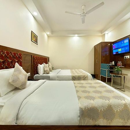 Hotel Emblem Suites- Near Delhi Airport New Delhi Exterior foto
