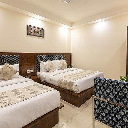 Hotel Emblem Suites- Near Delhi Airport New Delhi Exterior foto