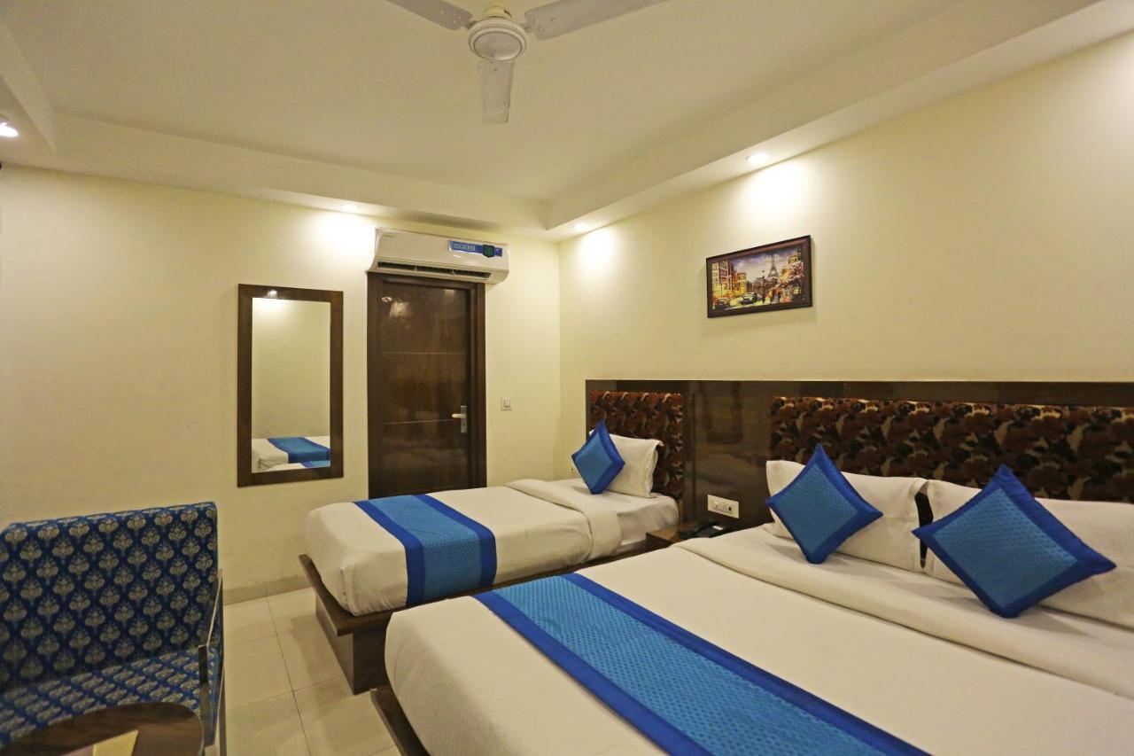 Hotel Emblem Suites- Near Delhi Airport New Delhi Exterior foto