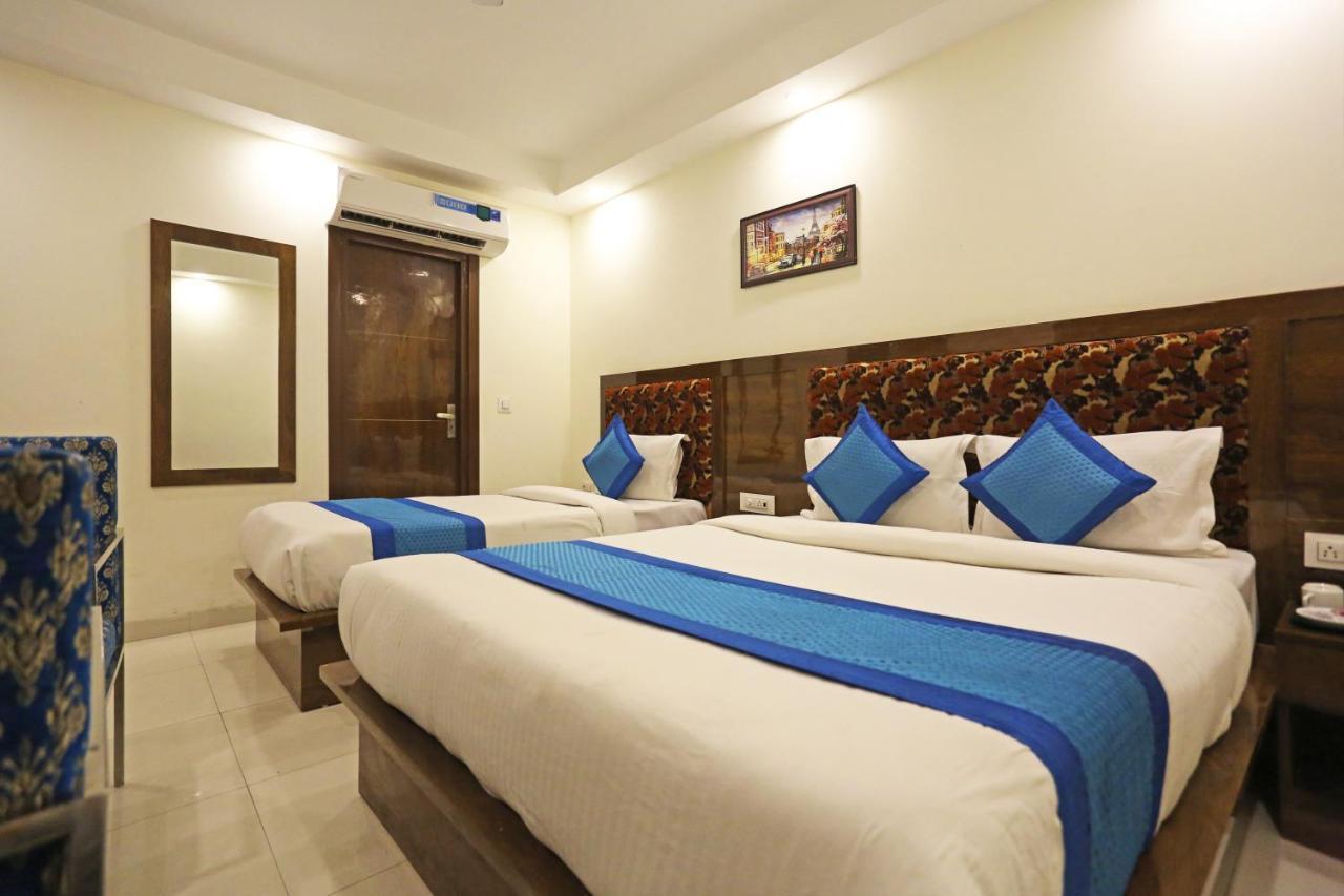 Hotel Emblem Suites- Near Delhi Airport New Delhi Exterior foto