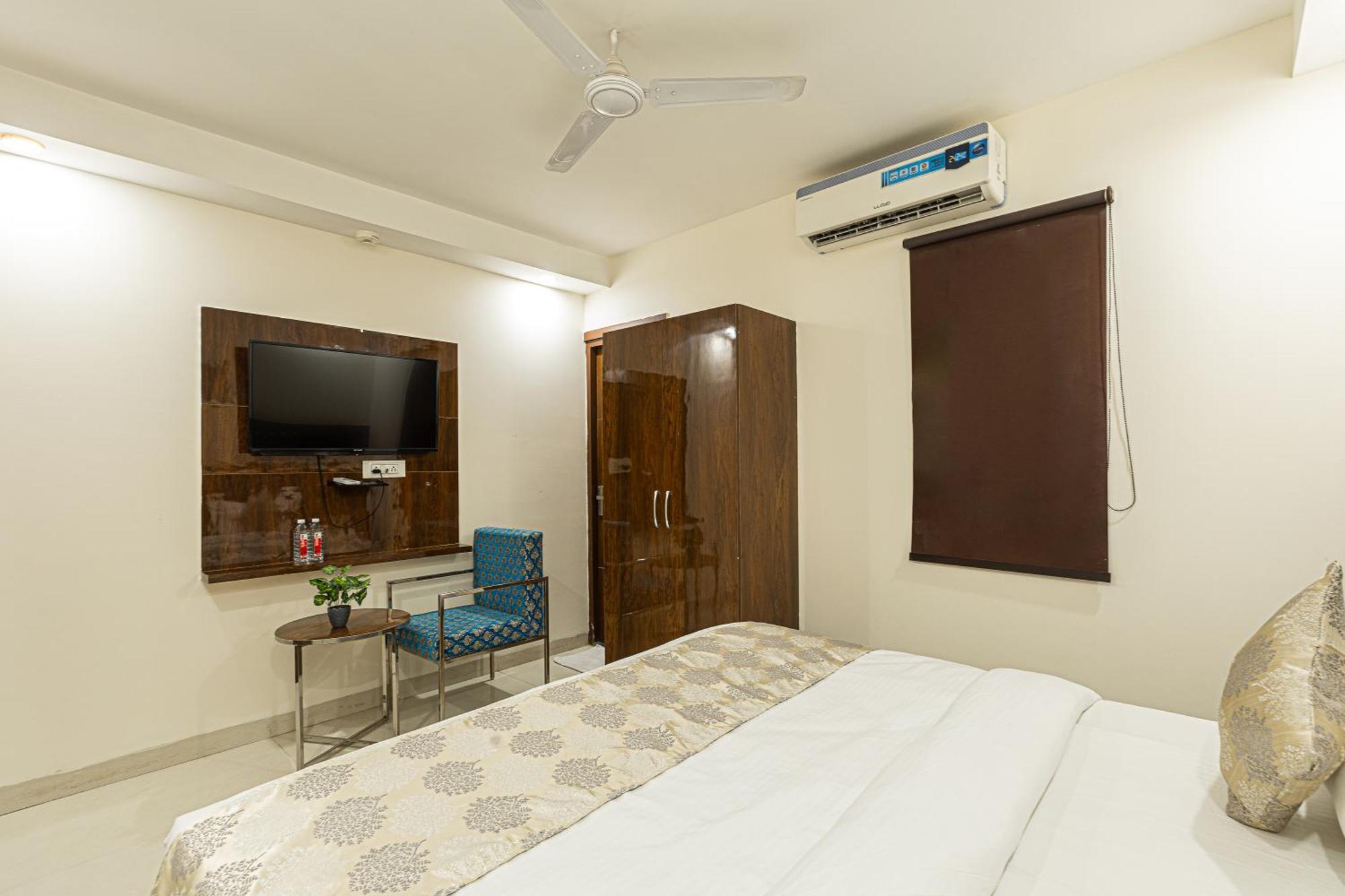 Hotel Emblem Suites- Near Delhi Airport New Delhi Exterior foto