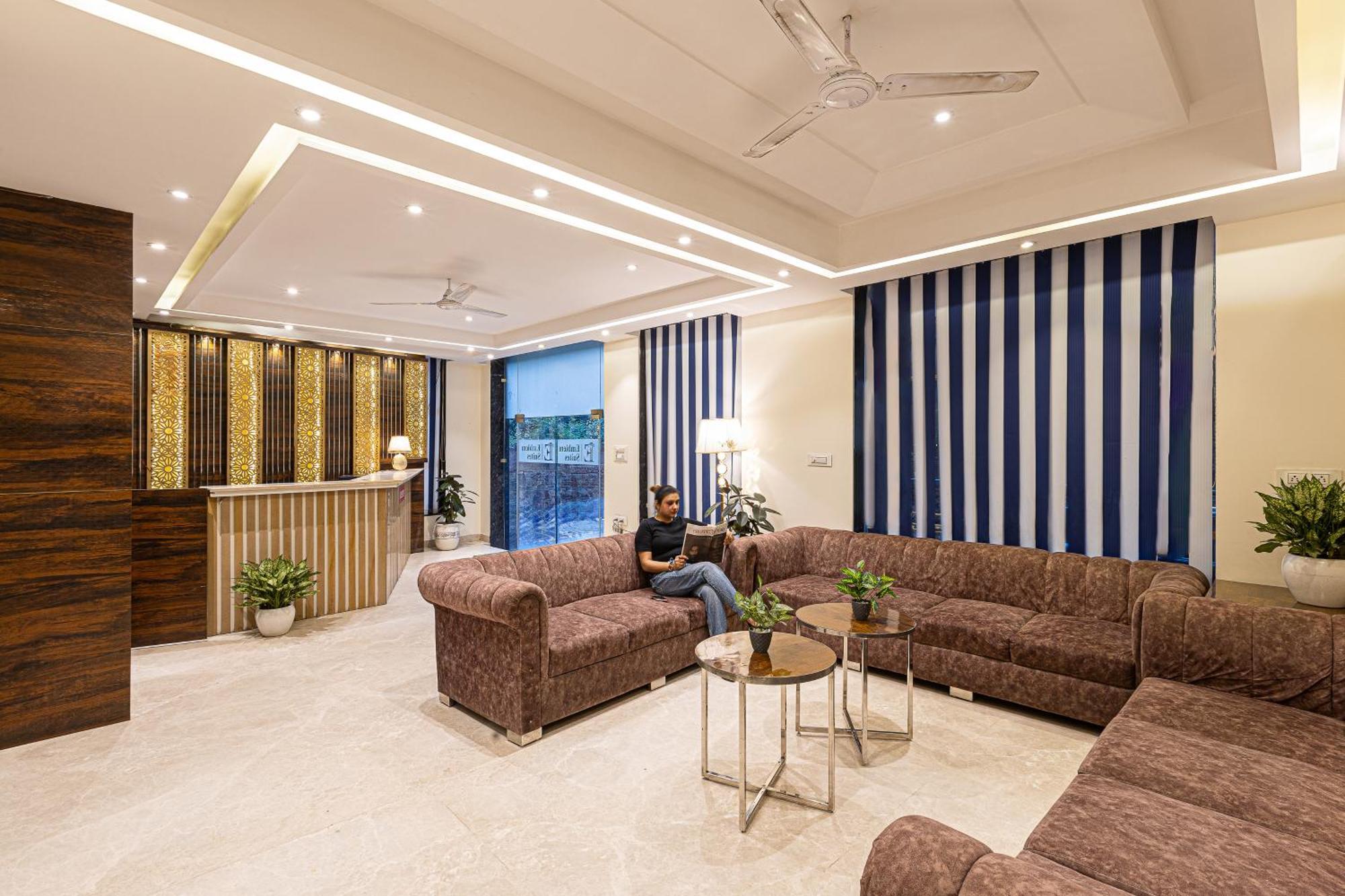 Hotel Emblem Suites- Near Delhi Airport New Delhi Exterior foto