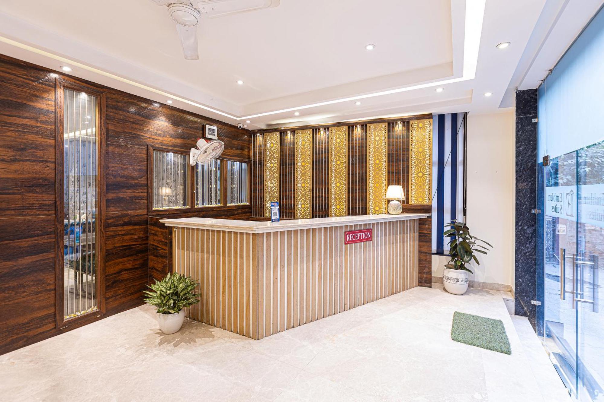 Hotel Emblem Suites- Near Delhi Airport New Delhi Exterior foto